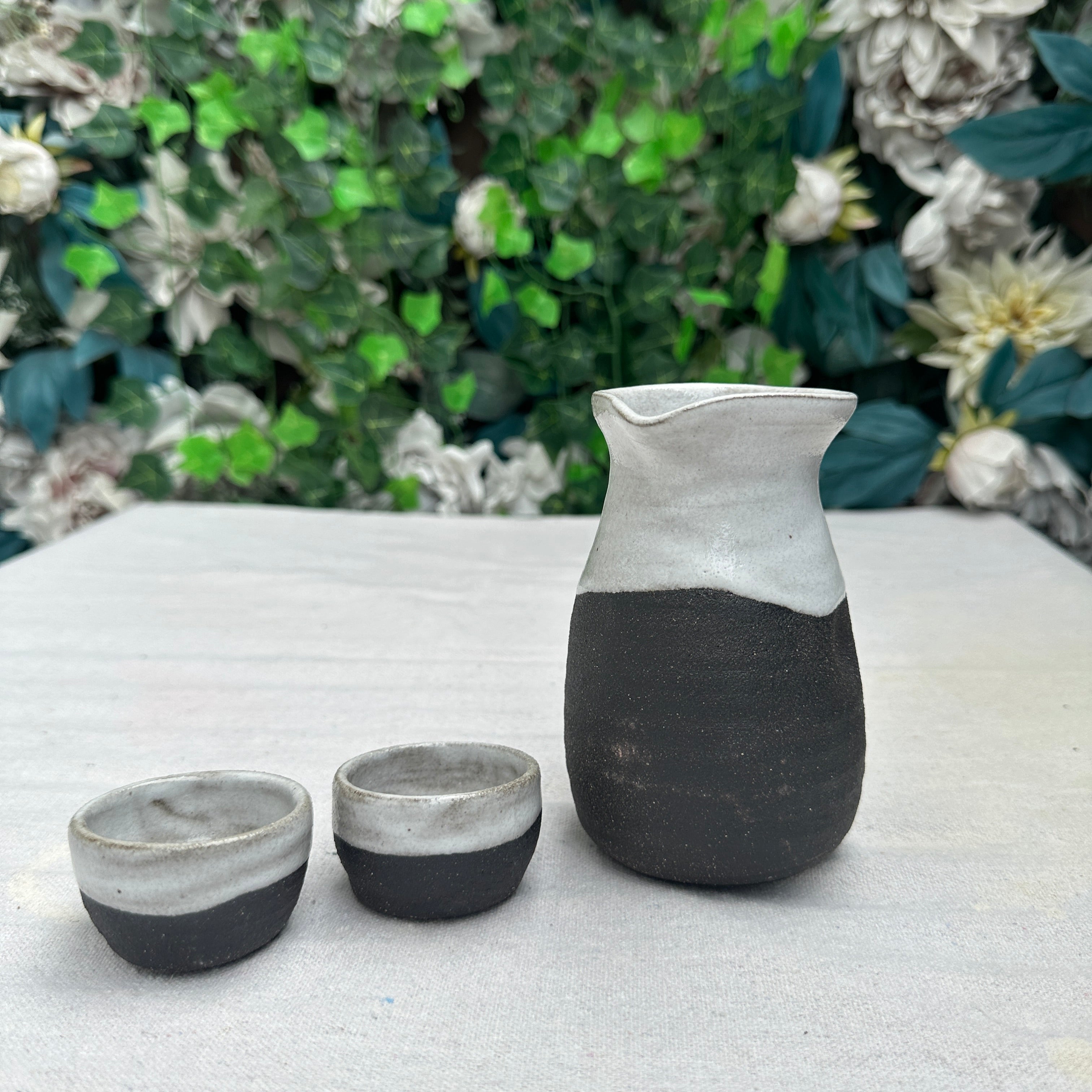 Charcoal White Dipped Glossy White Sake Set