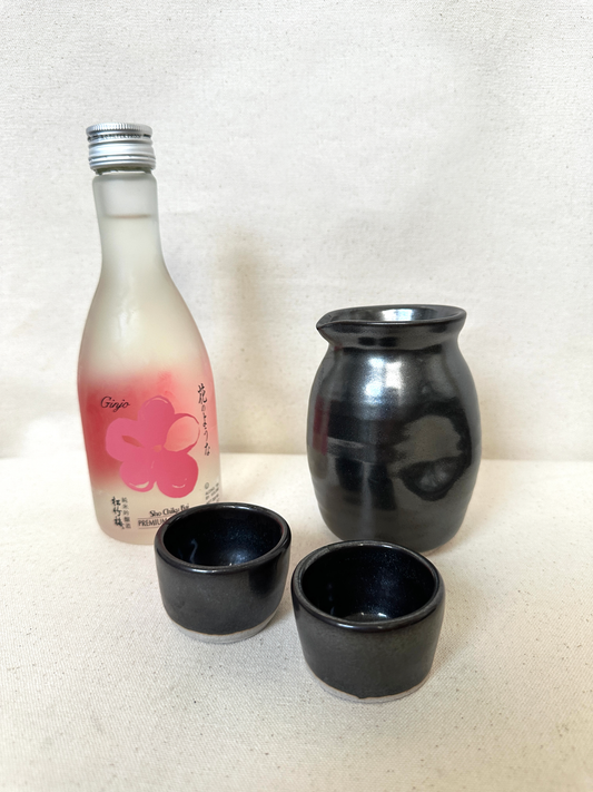 Black Pearl Sake Set